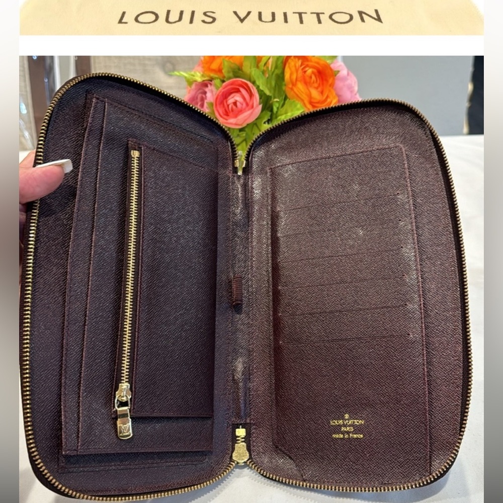 Authentic Louis Vuitton Tyga organizer